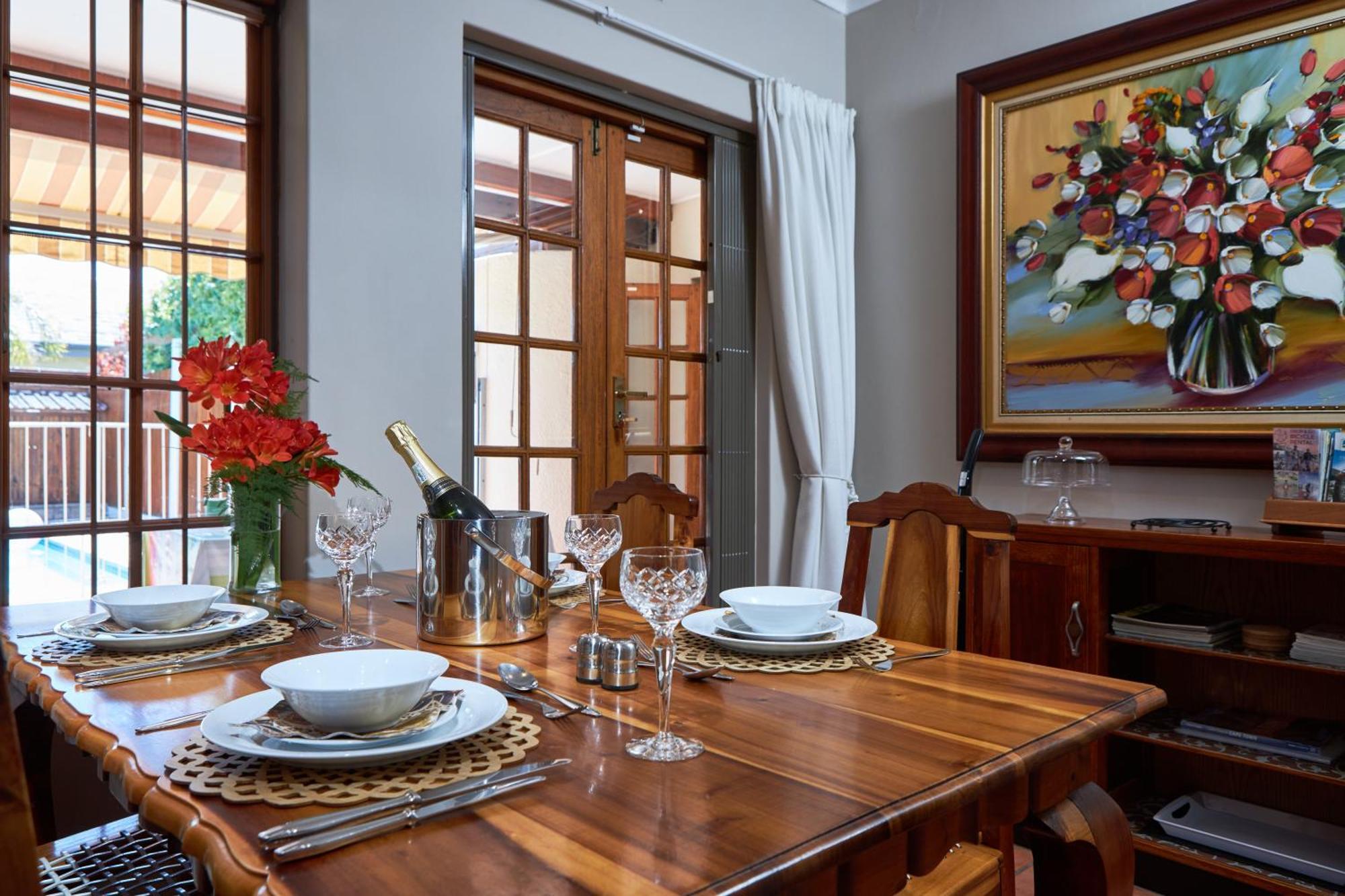 Meerendal Cottage-Affordable Luxury-Private Garden With Pool & Hot Tub ケープタウン エクステリア 写真