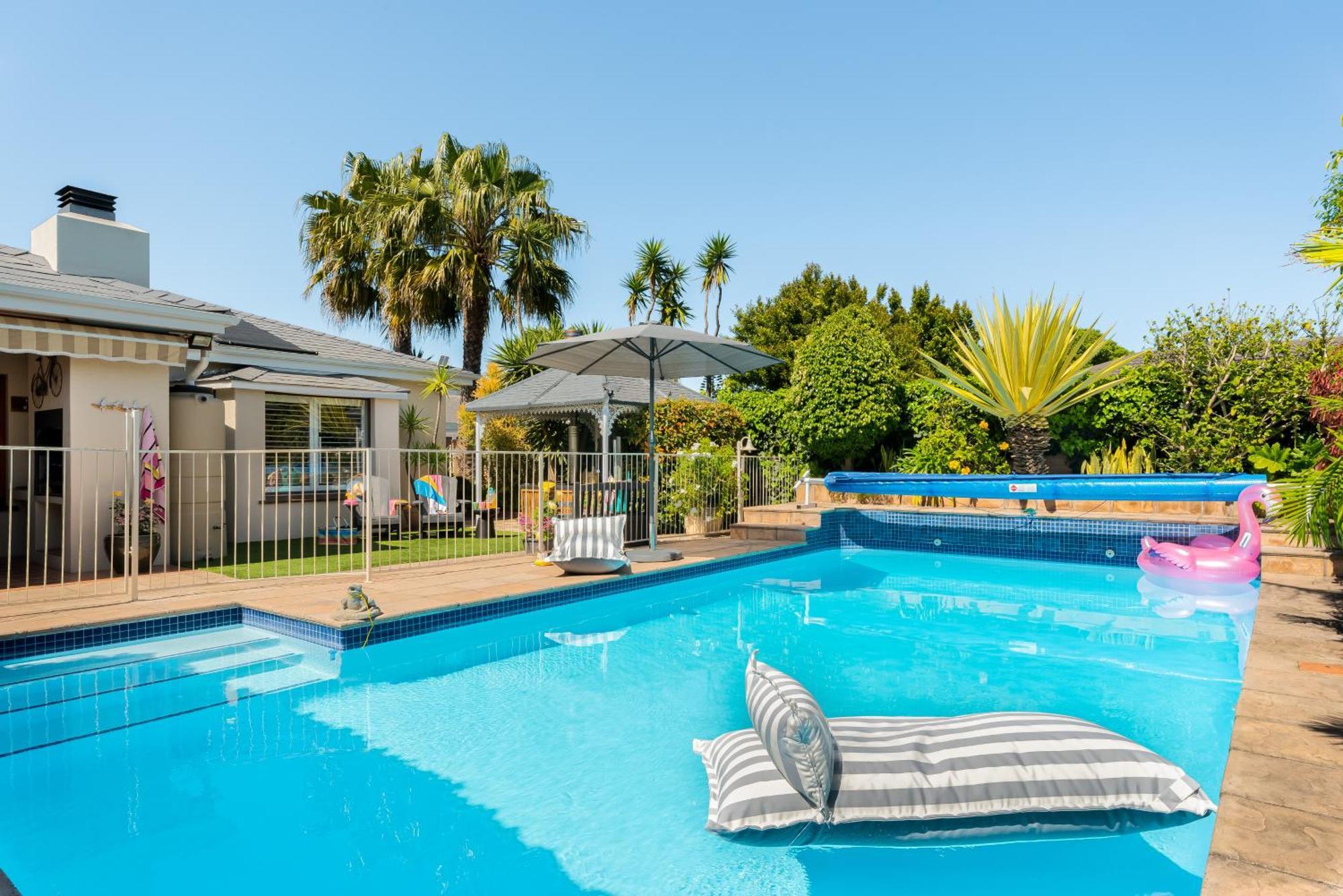 Meerendal Cottage-Affordable Luxury-Private Garden With Pool & Hot Tub ケープタウン エクステリア 写真