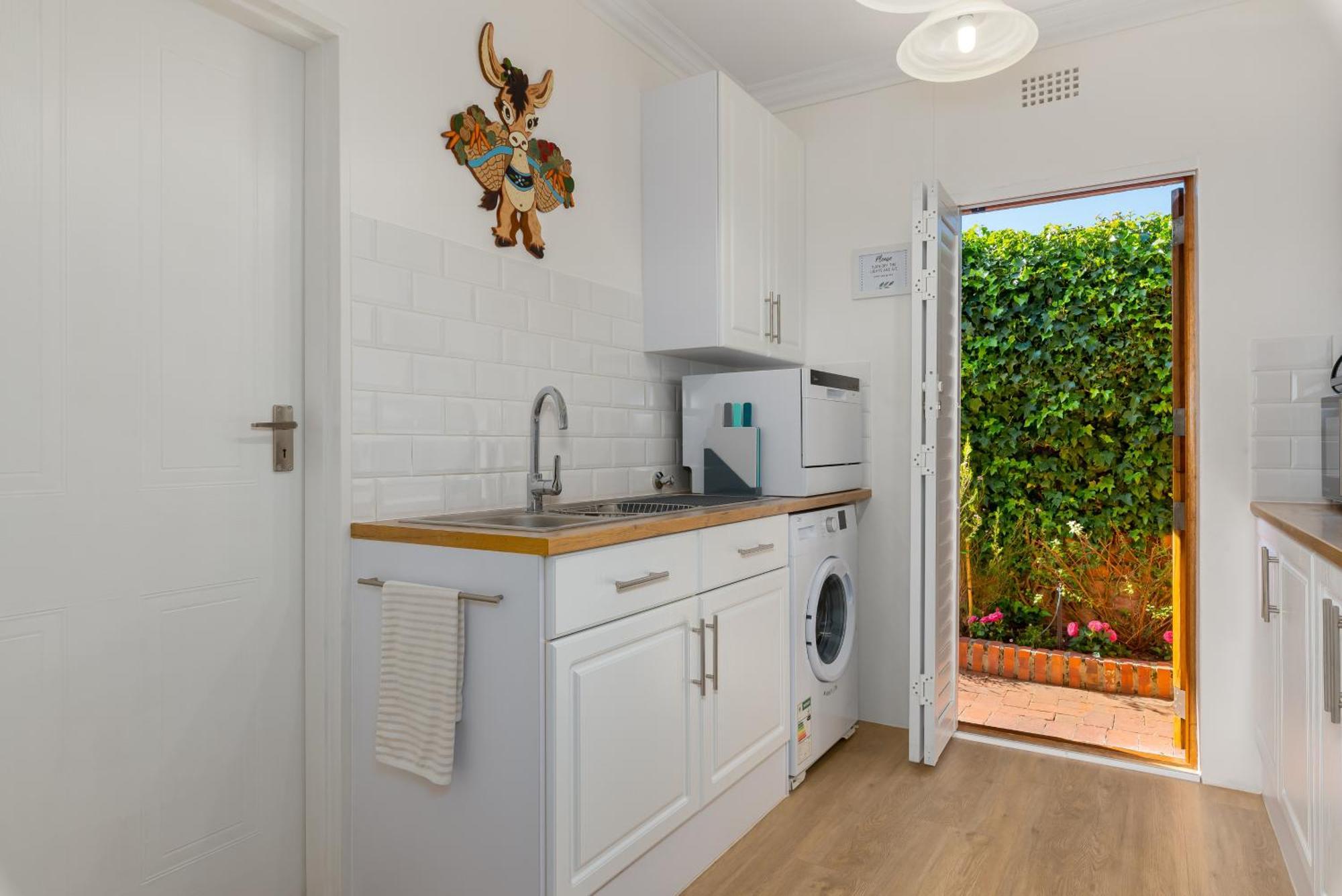 Meerendal Cottage-Affordable Luxury-Private Garden With Pool & Hot Tub ケープタウン エクステリア 写真