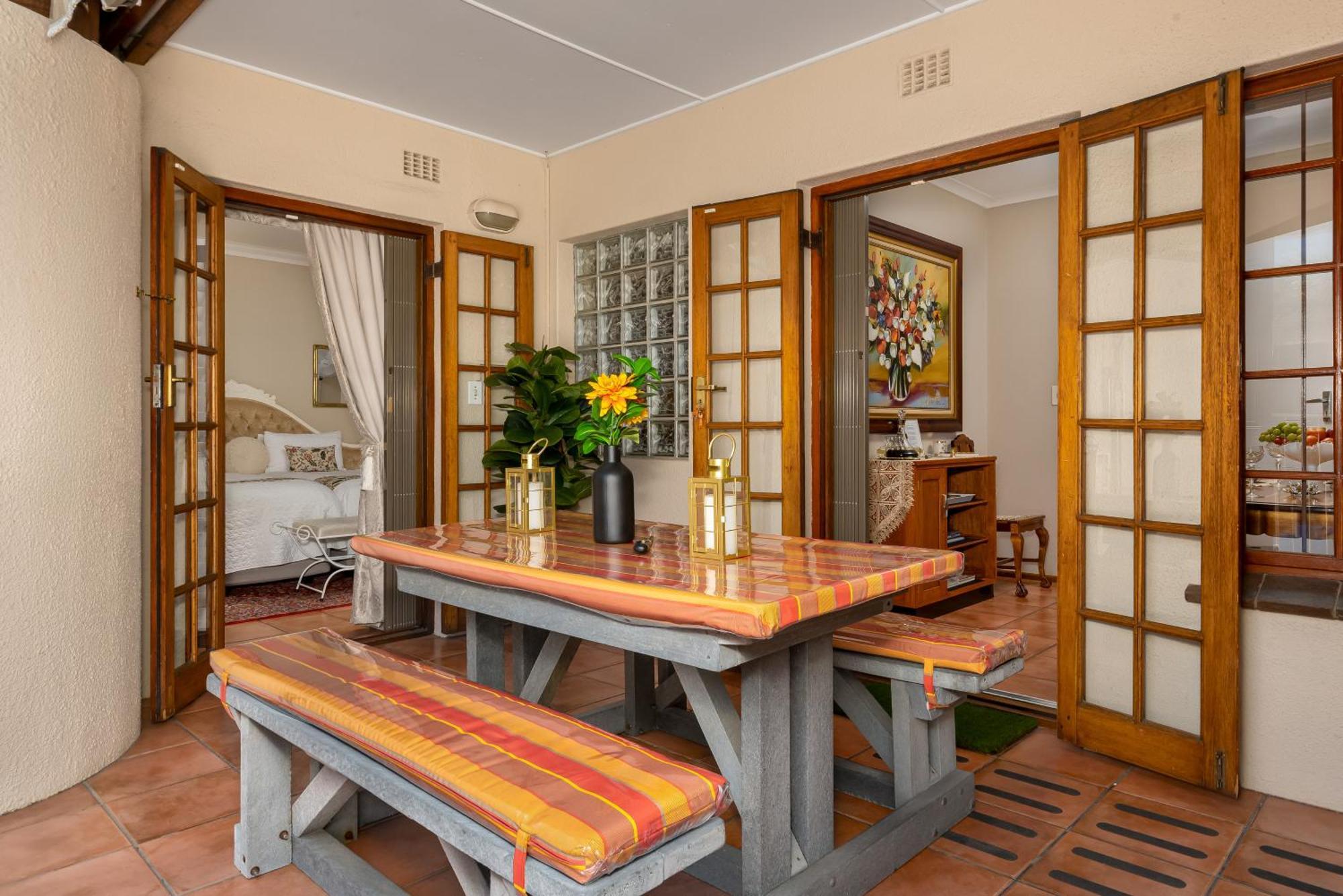 Meerendal Cottage-Affordable Luxury-Private Garden With Pool & Hot Tub ケープタウン エクステリア 写真