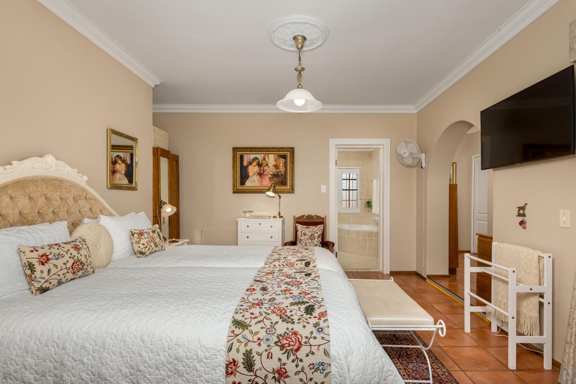 Meerendal Cottage-Affordable Luxury-Private Garden With Pool & Hot Tub ケープタウン エクステリア 写真