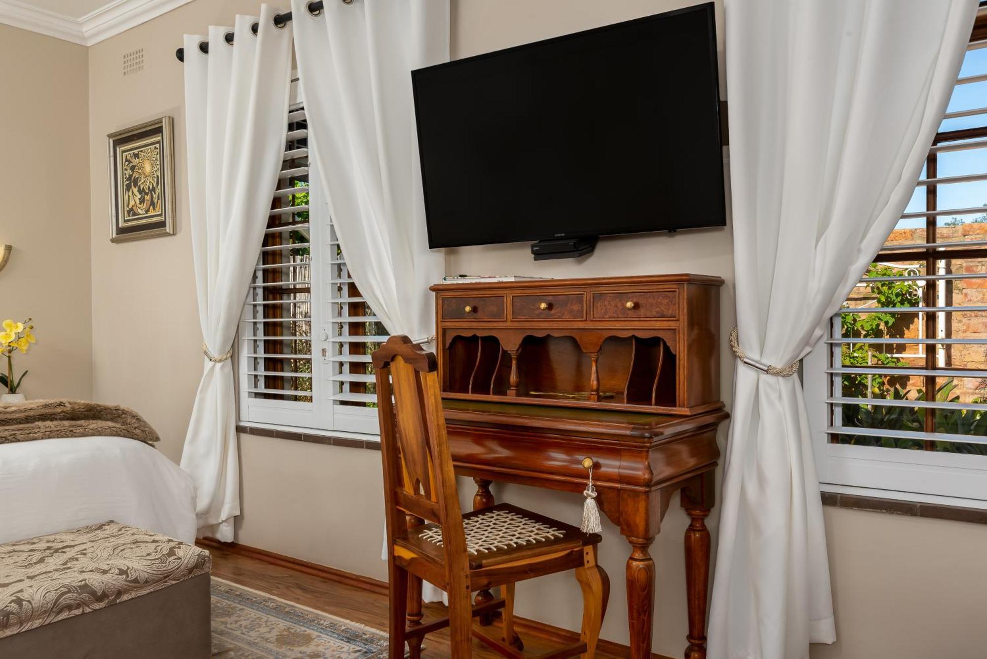 Meerendal Cottage-Affordable Luxury-Private Garden With Pool & Hot Tub ケープタウン エクステリア 写真