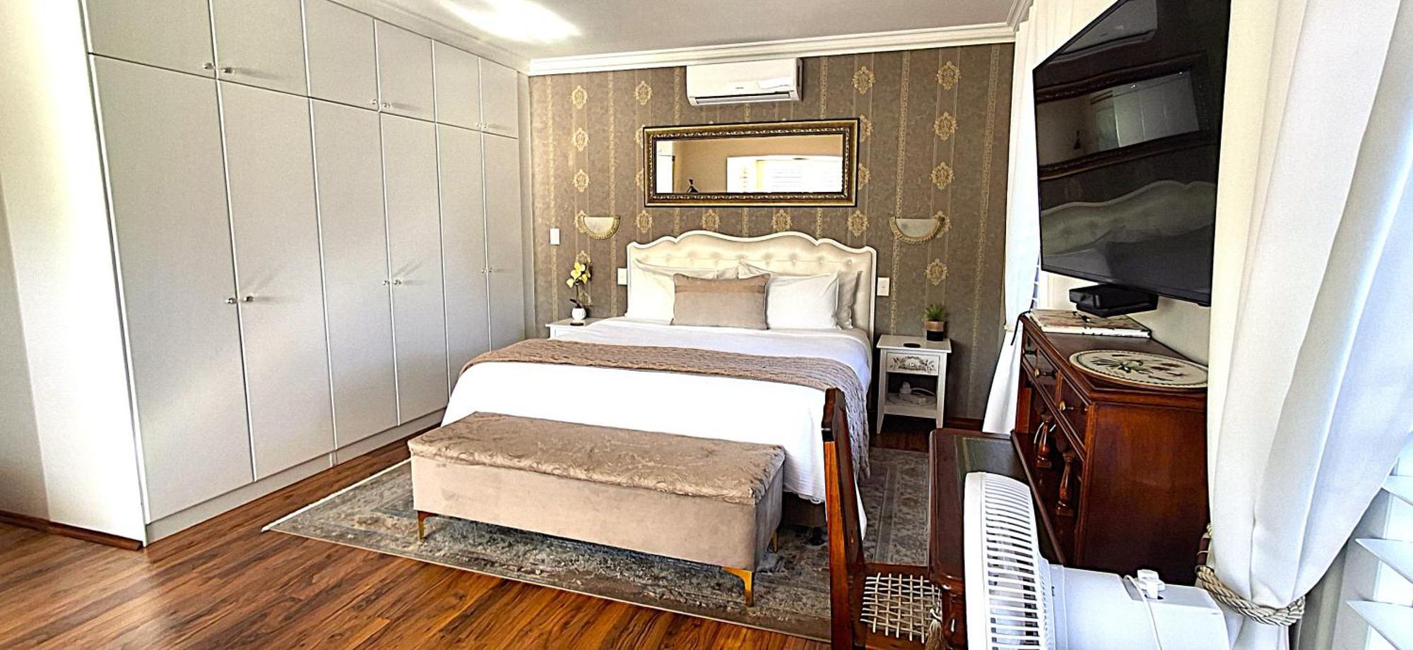 Meerendal Cottage-Affordable Luxury-Private Garden With Pool & Hot Tub ケープタウン エクステリア 写真